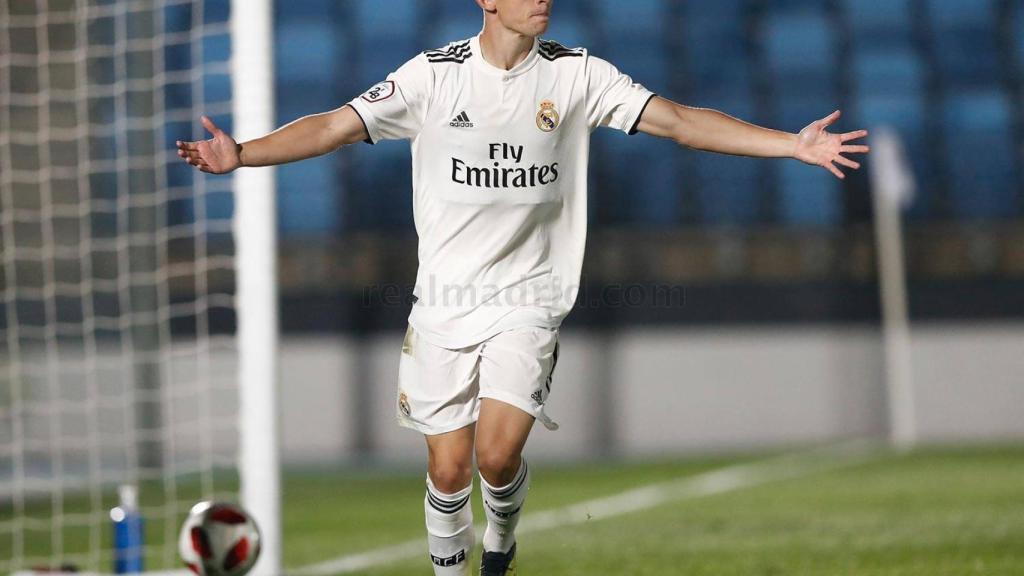 Fidalgo celebrando el gol