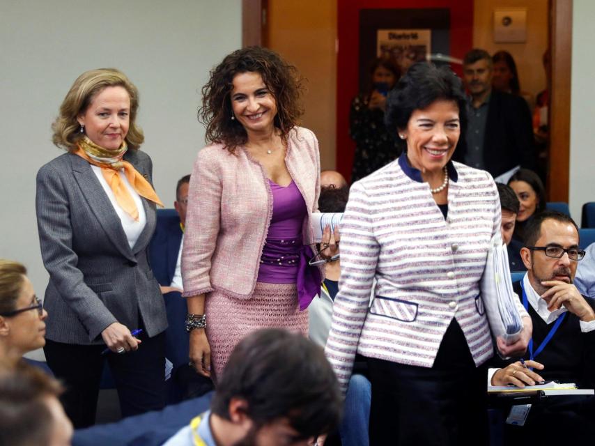 Las tres ministras, este lunes tras el Consejo de Ministros extraordinario.