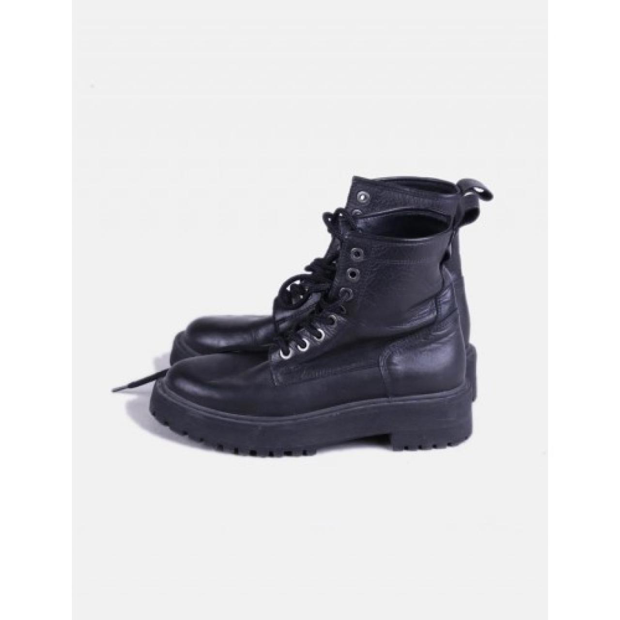 Botas militares de Zara.