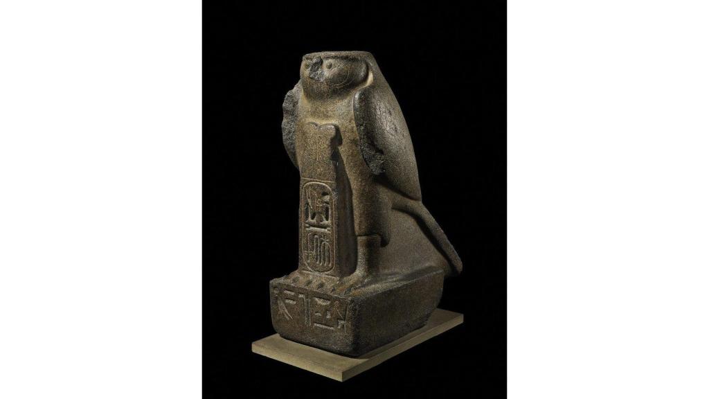 Estatua del dios Re-Horakhty.