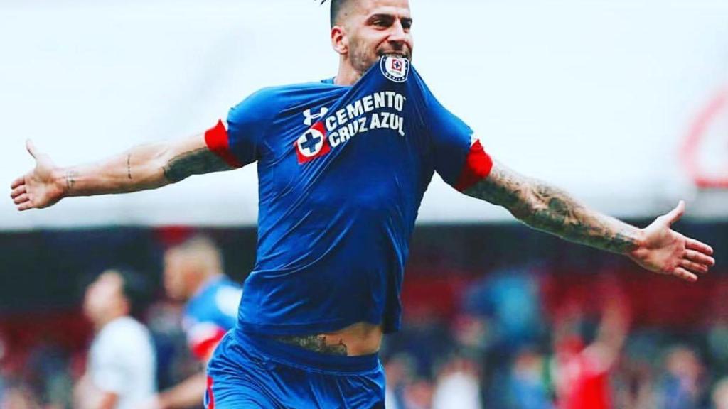 Edgar Méndez disputando un partido con su equipo. Foto: Instagram (@edgar9mendez)