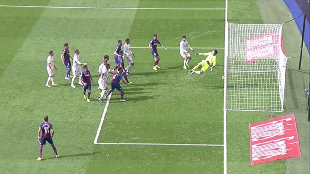 Gol anulado al Real Madrid por el VAR