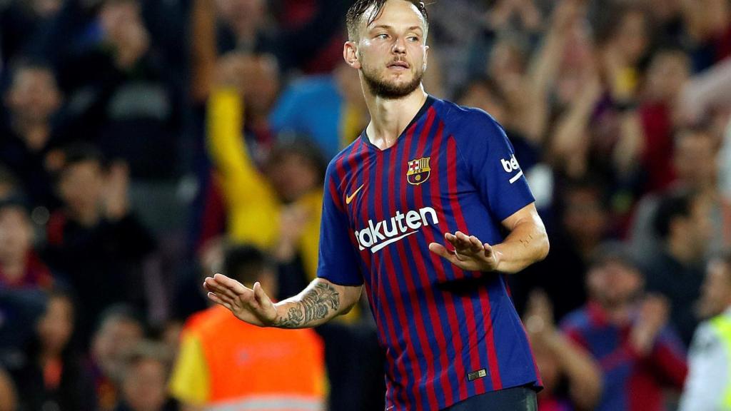 Rakitic en el partido entre el Barcelona y el Sevilla