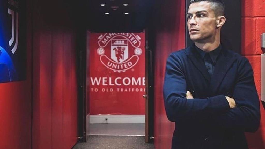 Cristiano Ronaldo. Twitter: (@Cristiano)