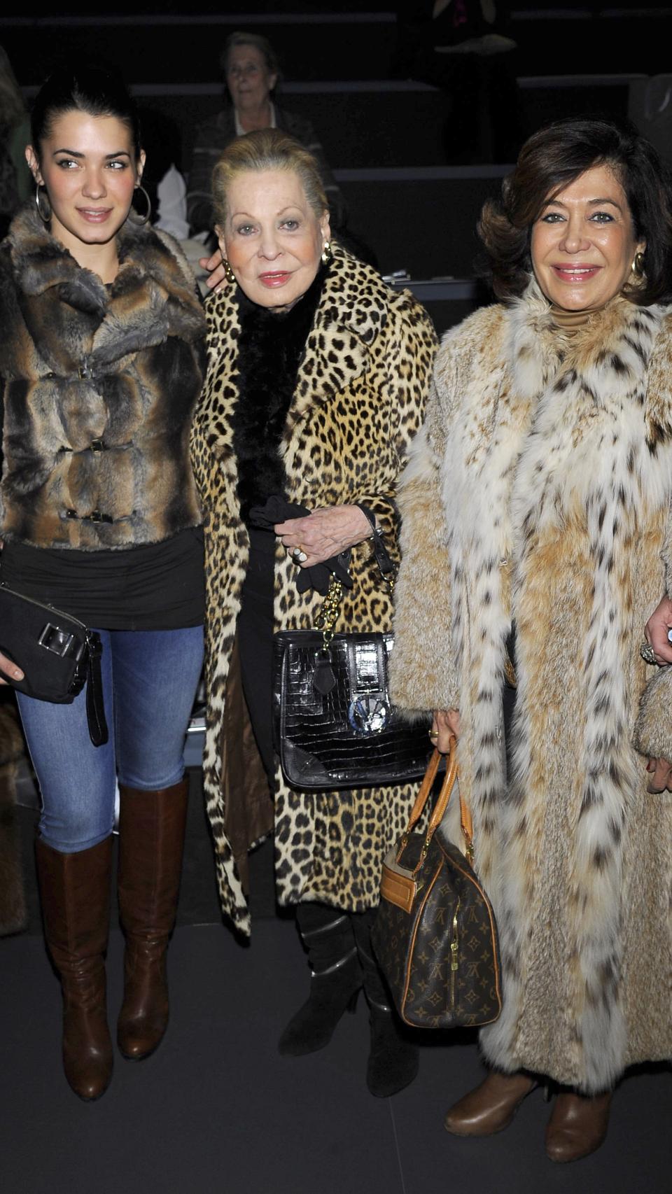 Naele Tablada junto a la abuela y la madre de Elena Tablada.