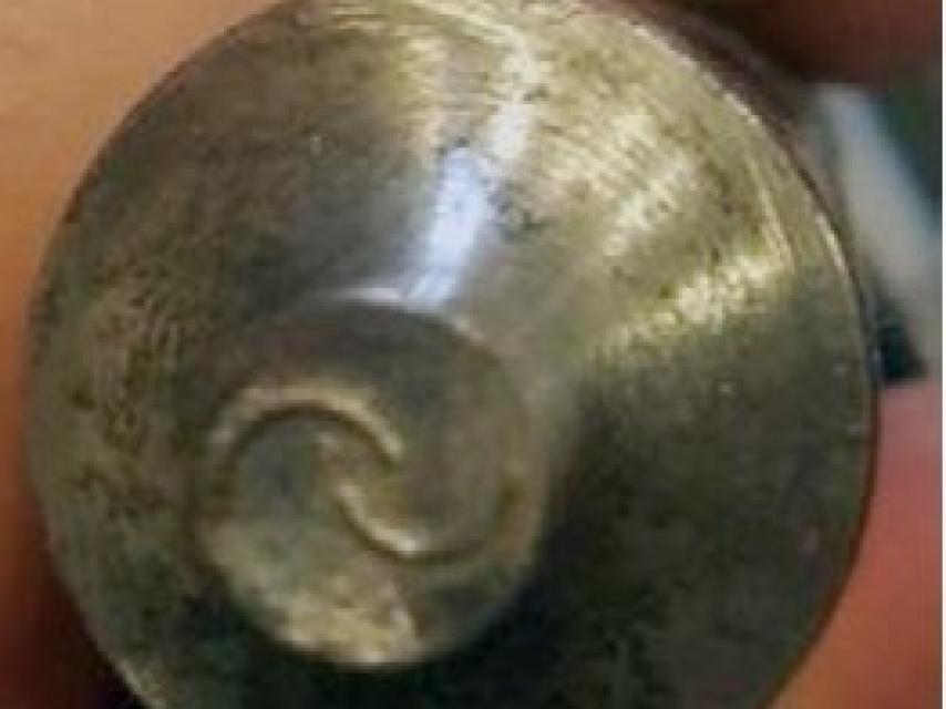 Sello incautado en uno de los laboratorios ilegales desmantelados.