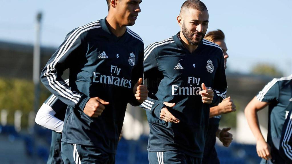 Varane y Benzema se entrenan en Valdebebas