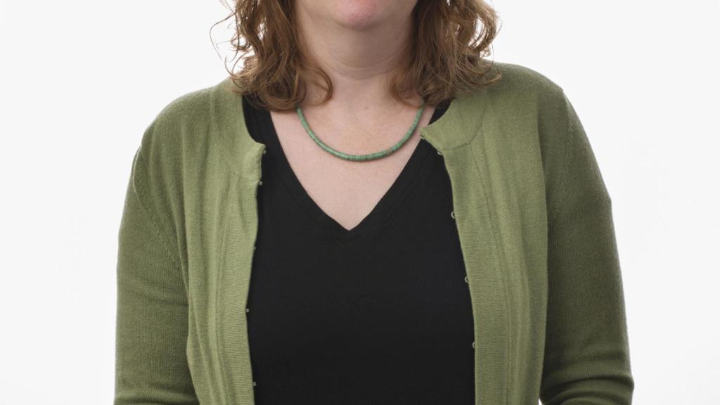 Sara J. Brenneis, la autora del libro.