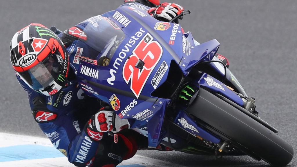 Maverick Viñales traza un viraje, durante la carrera del Gran Premio de Australia.