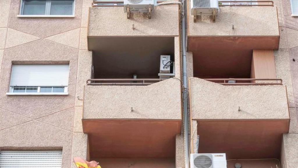 Balcón desde el que se arrojó Rosa con su hijo.