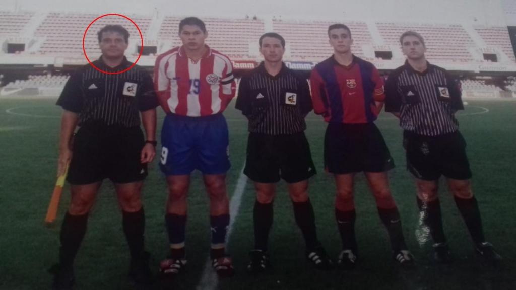 A la izquierda, Antonio, el excolegiado discriminado por charnego