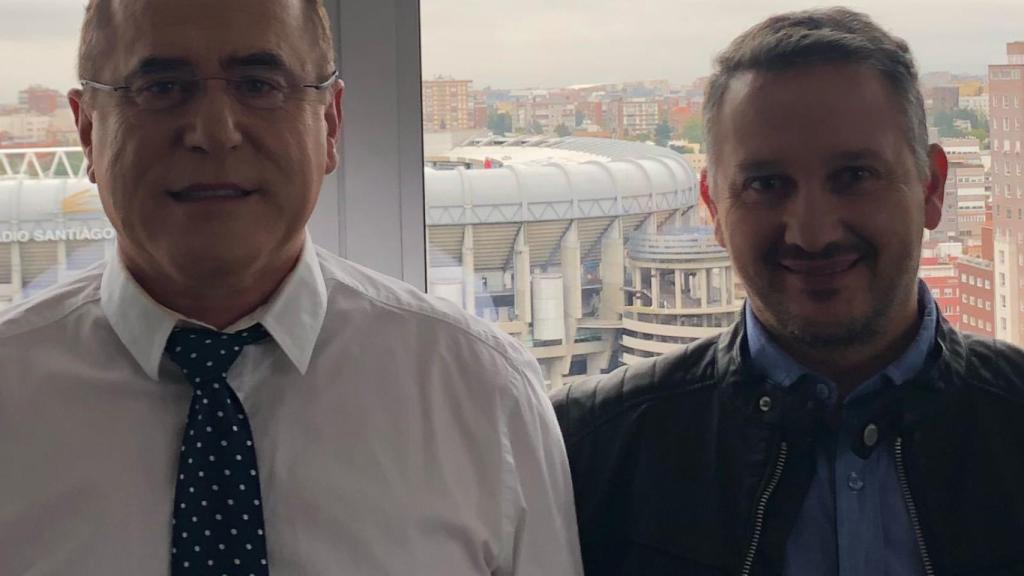 Gabriel, a la derecha, junto su abogado en Arriaga.