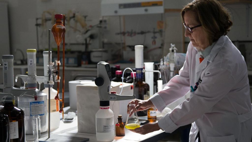 Miguela González, responsable de laboratorio y panel de catas de Oleoestepa.