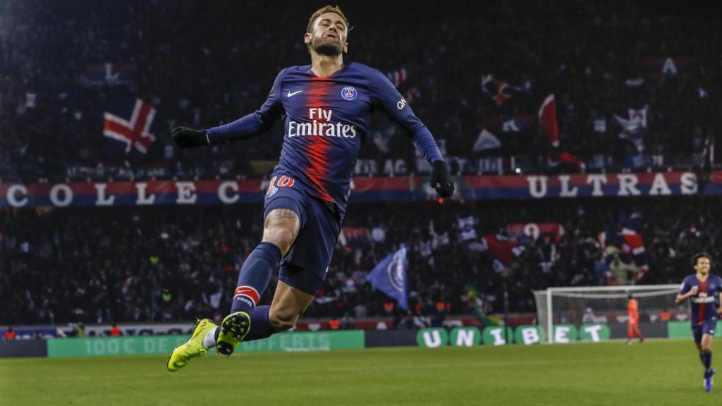 Neymar celebra un gol con el PSG