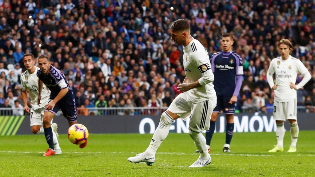 Sergio Ramos marca el segundo gol al Valladolid de penalti a lo Panenka