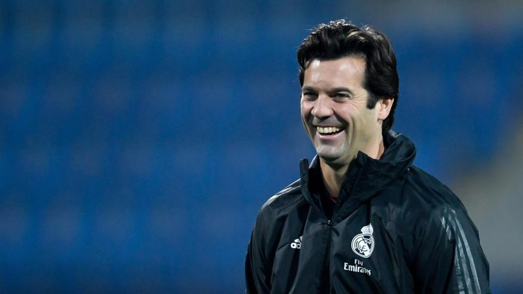 Santiago Solari sonriente
