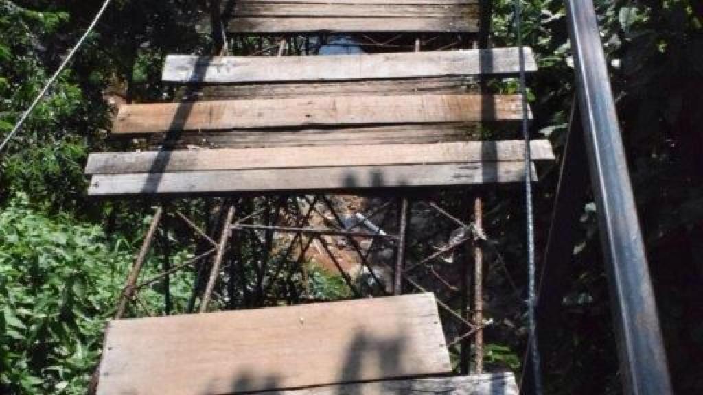 El puente que separaba dos de los clubs de pádel de Paraguay