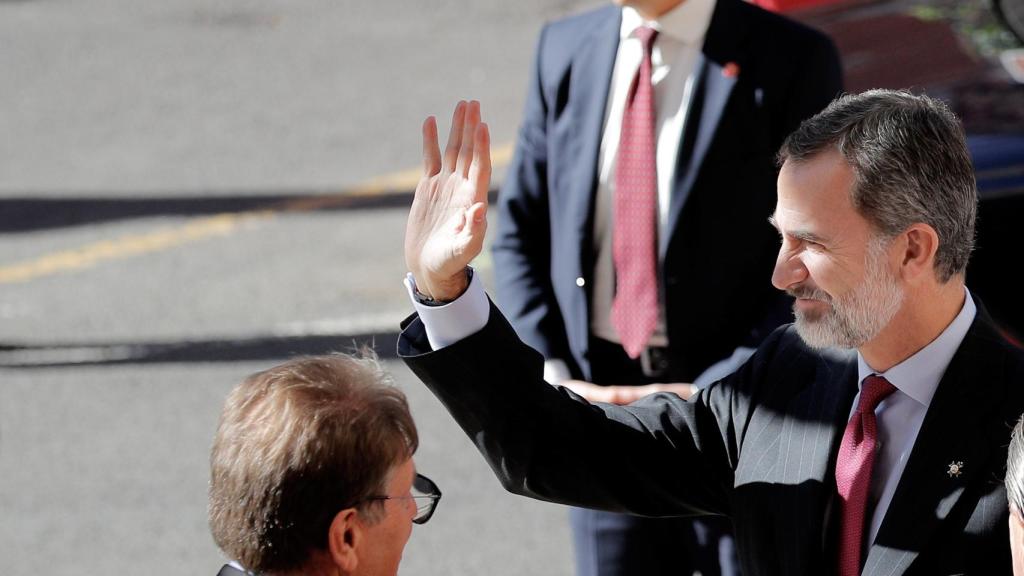 Felipe VI, a su llegada al acto de entrega de los Premios Jaume I, hoy en Valencia.