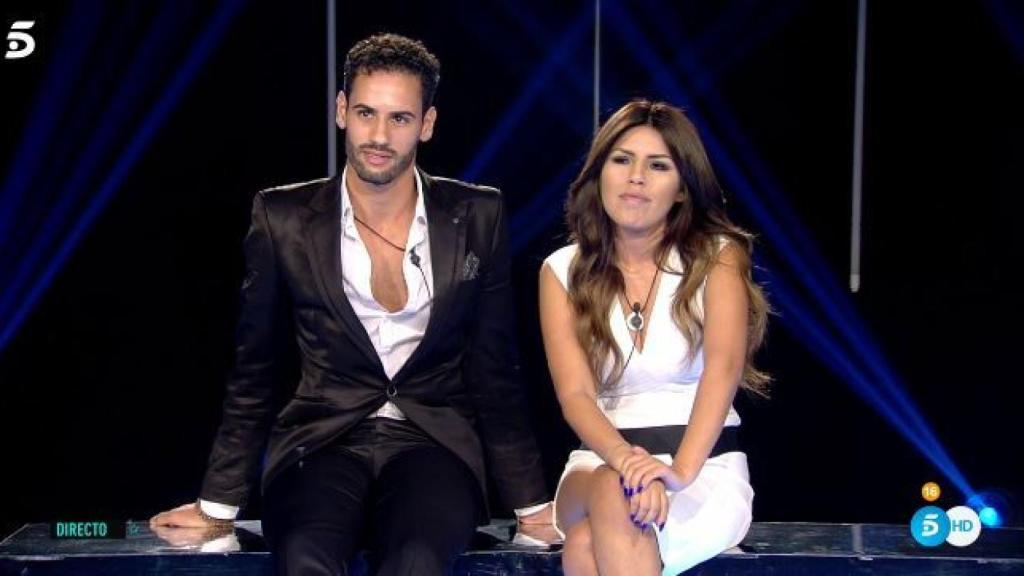 Asraf e Isa acercando posturas.