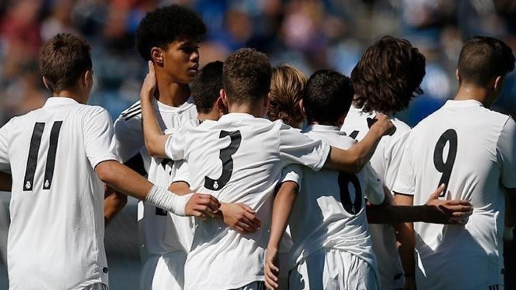 El Cadete B de Raúl celebrando un gol