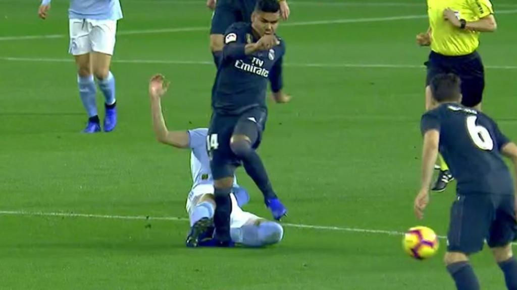 Casemiro, lesionado contra el Celta. Foto: Twitter (@elchiringuitotv)