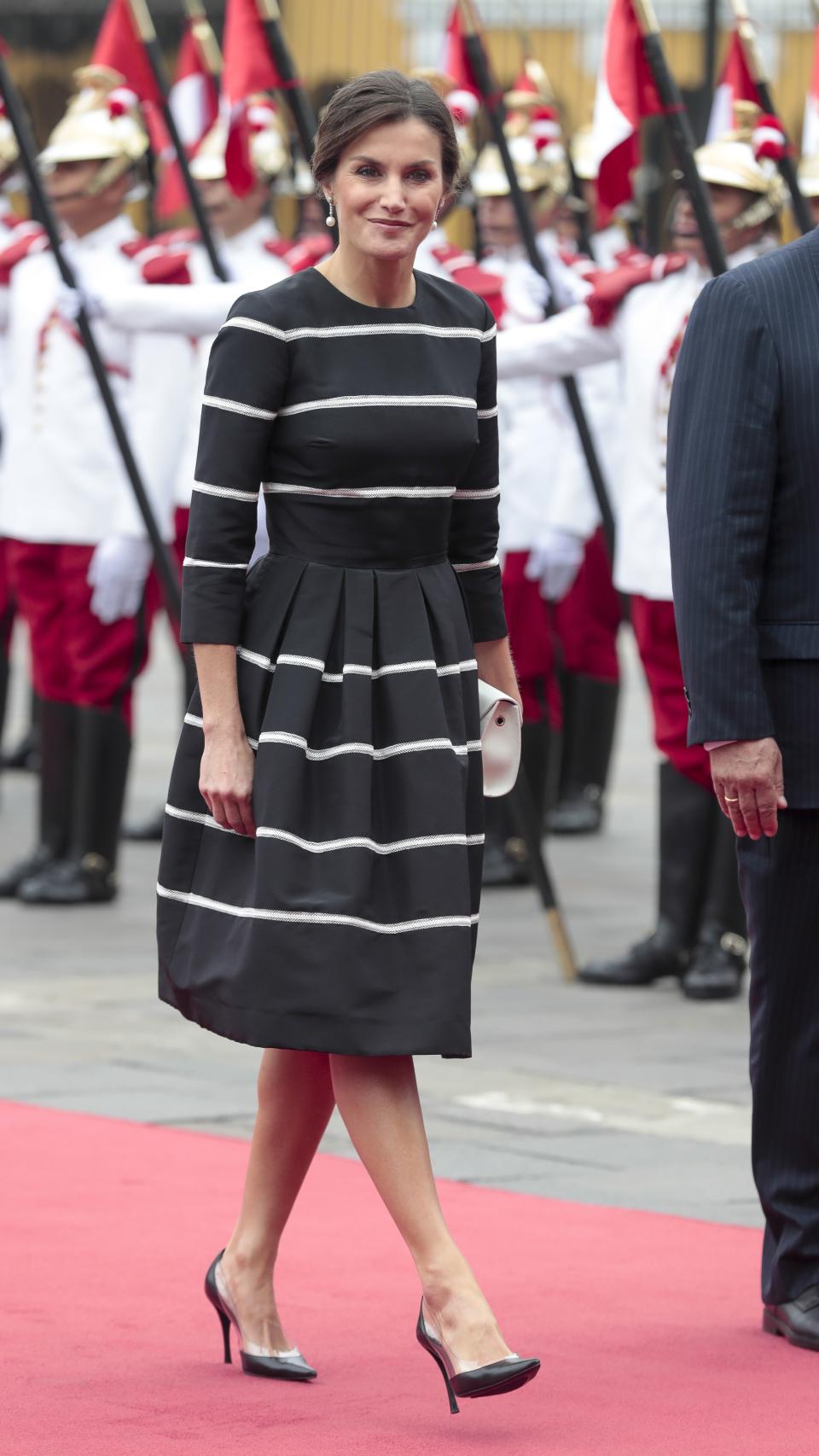 La reina Letizia, vestida por Carolina Herrera.