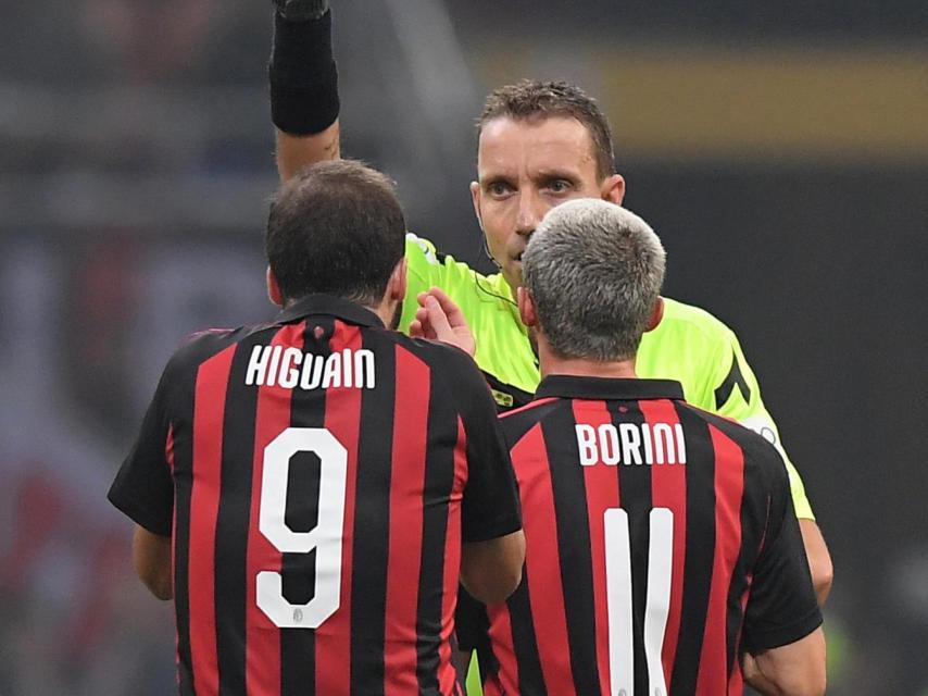 Higuaín frente al Milan