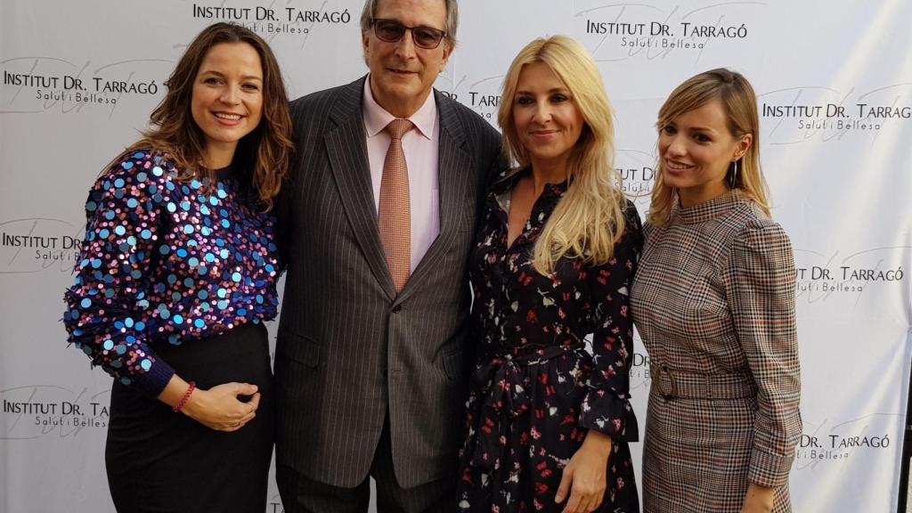 Cristina Alarcón, Dr. Tarragó, Cayetana Guillén Cuervo y Carla Lladó