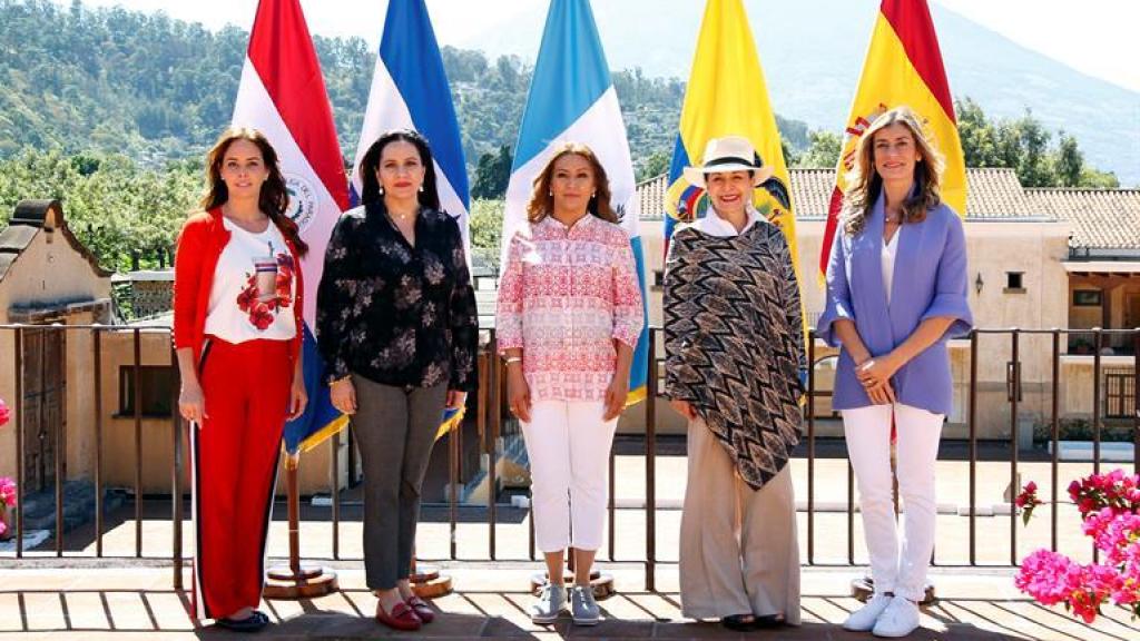 En las fotos de la cumbre guatemalteca Begoña Gómez aparecía identificada como primera dama española