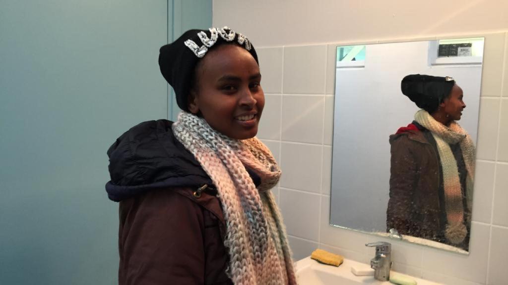 Karmele viajó a campos de refugiados para entrevistar a mujeres migrantes.