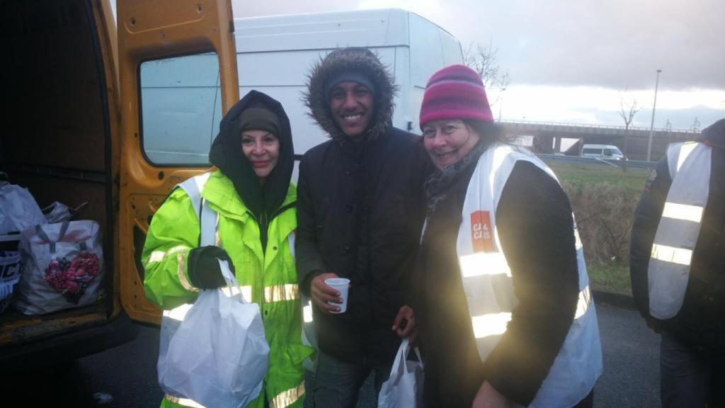 Karmele fue protagonista del mundo del corazón y luego se fue a un campo de refugiados a escuchar testimonios.