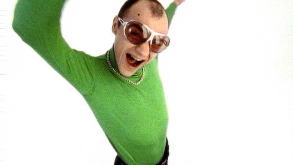 ¿Qué fue de El Chaval de la Peca, el cantante que nos vendía móviles en 1998?