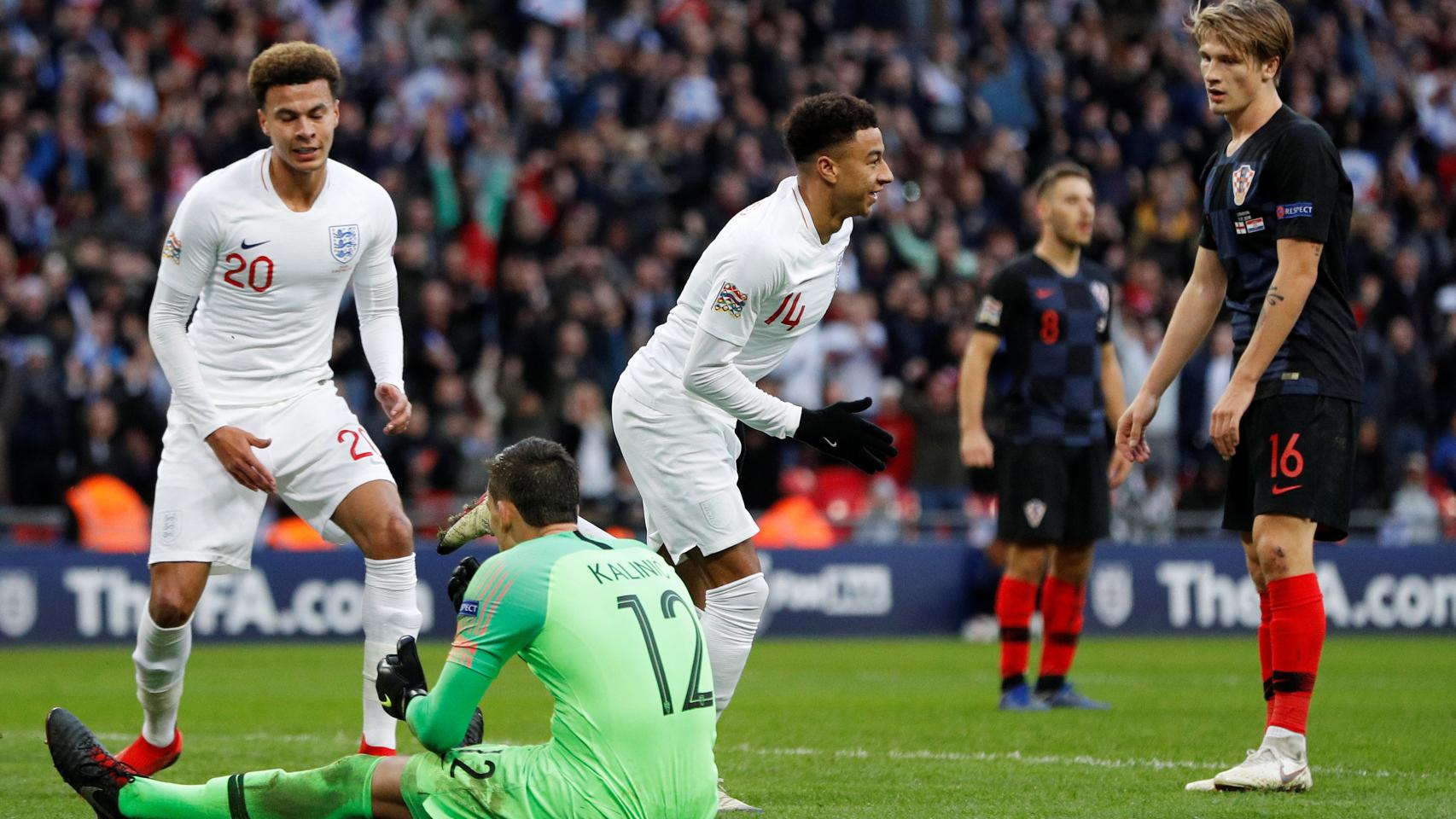 Lingard celebra el gol del empate contra Croacia