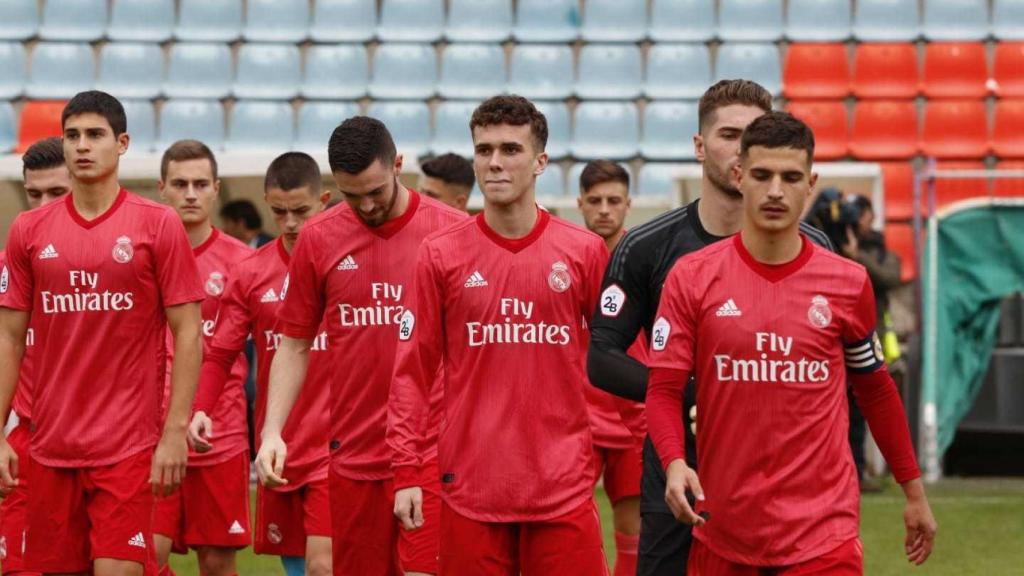Los jugadores del Castilla saliendo hacia el terreno de juego