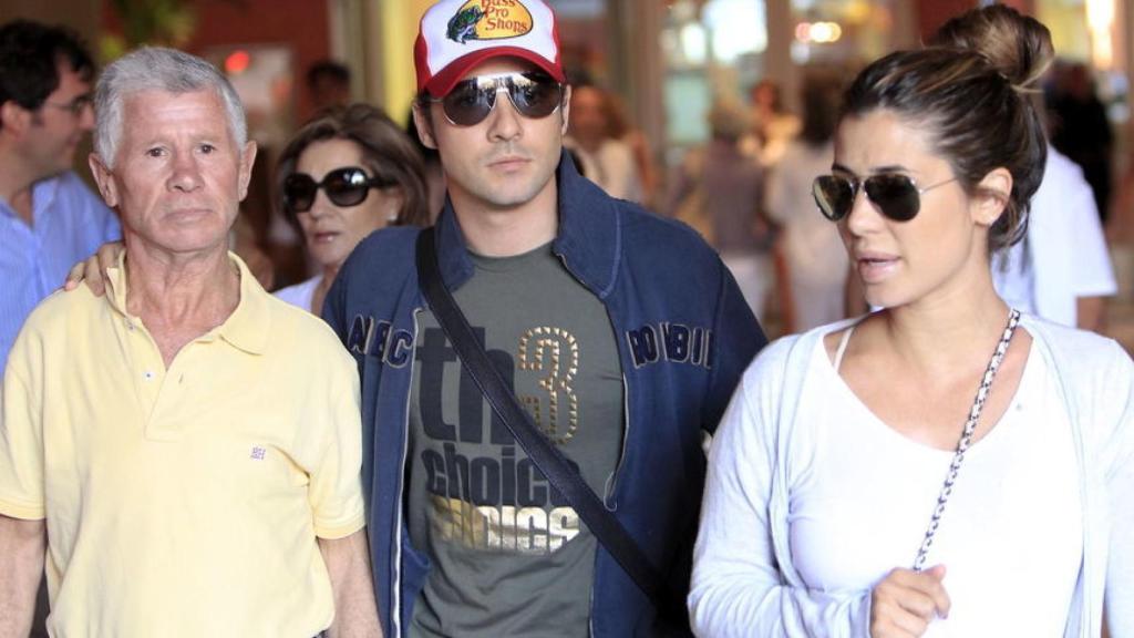 Tablada junto a Bisbal y sus exsuegros en 2011.