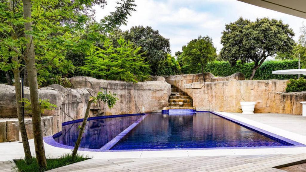 La piscina de la casa comprada por Trinitario Casanova