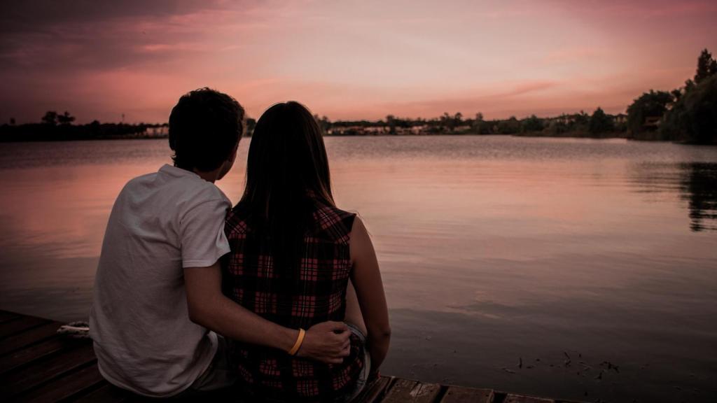 Si tu corazón palpita como una patata frita, puede ser amor