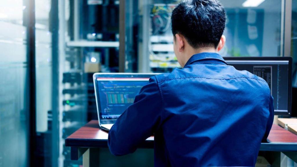 Un analista informático, en una imagen de archivo.