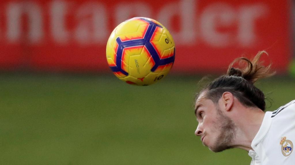 Partido de La Liga con el logo del Banco Santander de fondo, en una imagen de archivo.