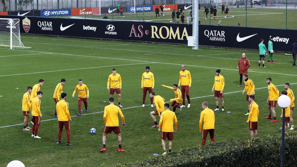 Entrenamiento de la Roma antes de enfrentarse al Real Madrid