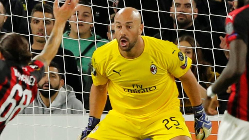 Pepe Reina en su duelo de Europa League ante el Betis