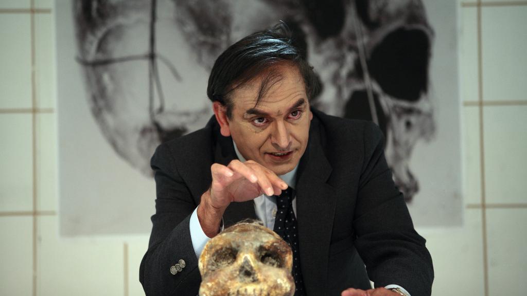 Héctor Manrique como Chirinos.