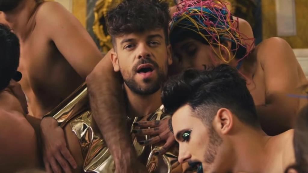 Fotograma de Miénteme, el single de Ricky Merino.