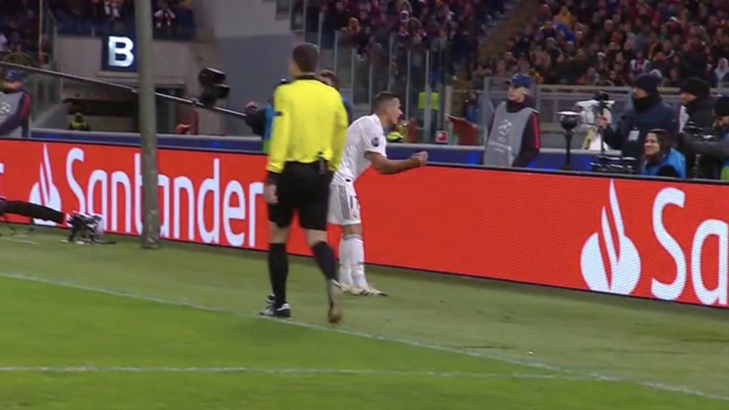 Lucas Vázquez dedica su gol a la Roma a su hijo