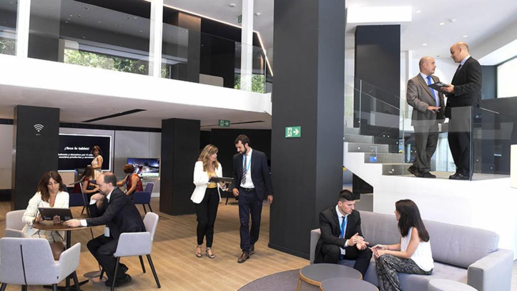 Oficina de Caixabank Store en Barcelona.