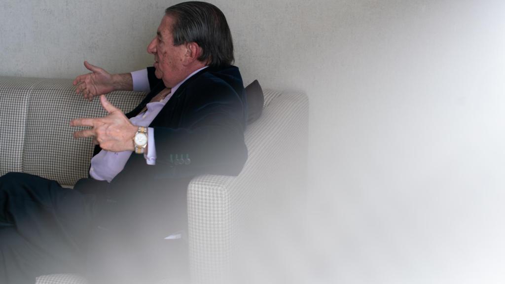 Vázquez fue alcalde de La Coruña durante más de veinte años seguidos.