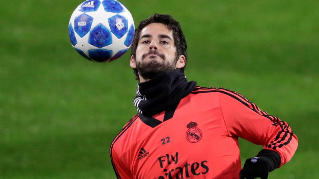 Isco entrena durante la previa a un partido de Champions