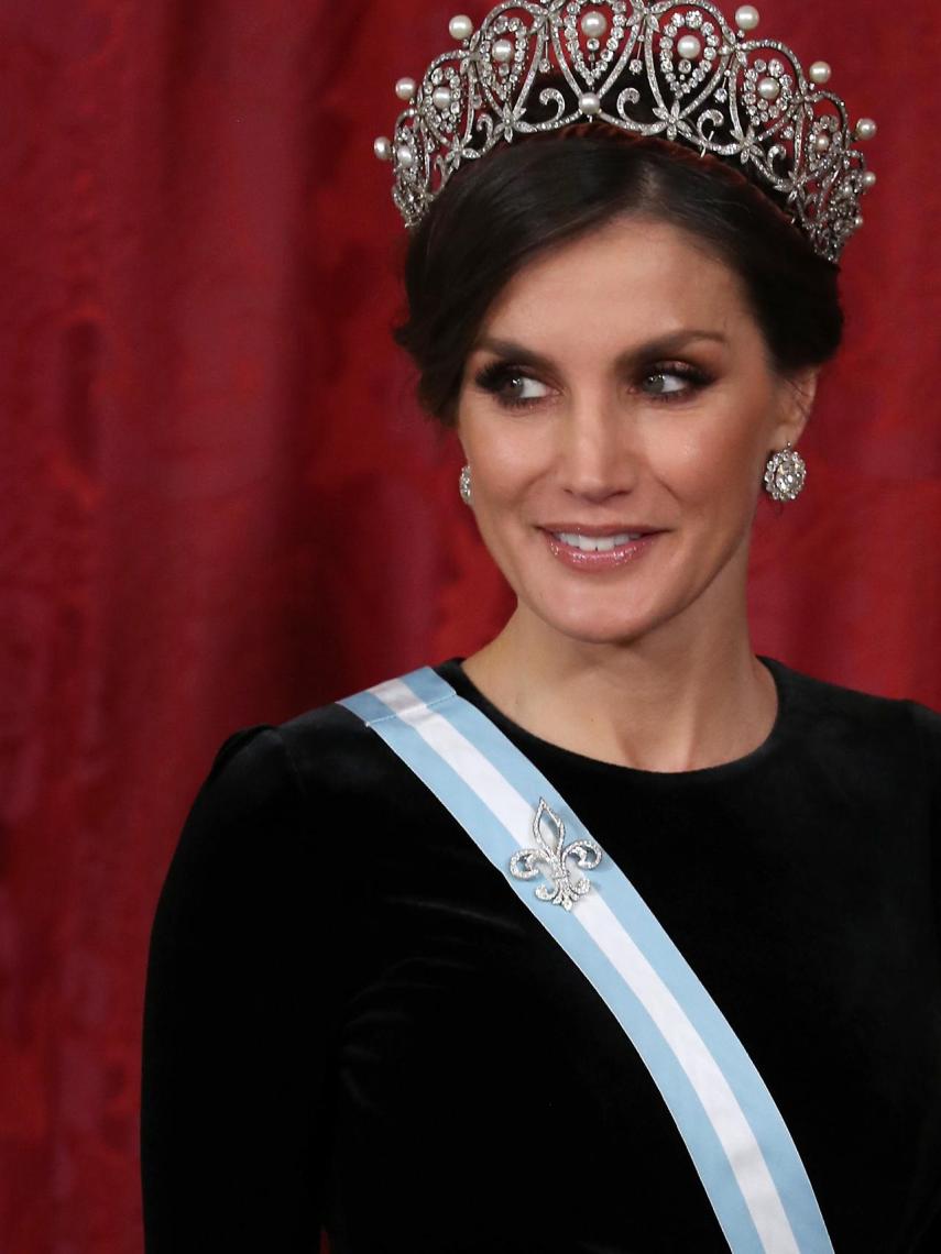 Espectacular primer plano de la reina con la Tiara Rusa.