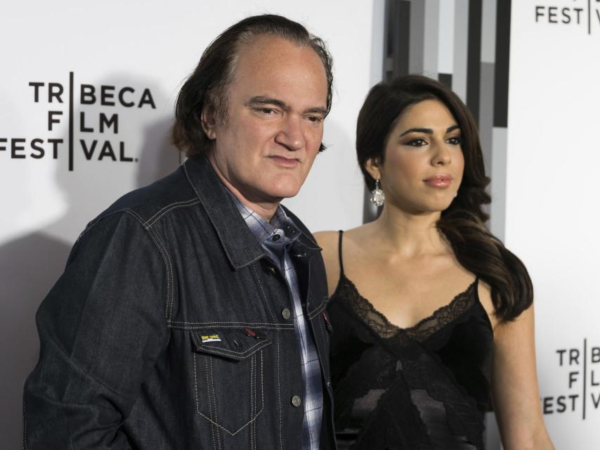 El director y la modelo en una imagen de archivo.