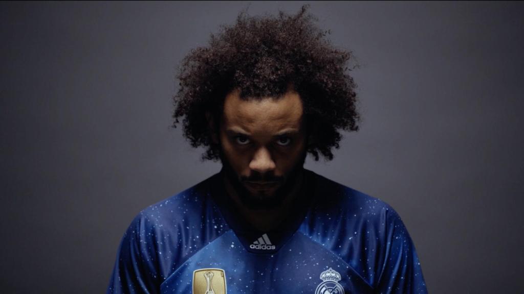 Marcelo, con la nueva cuarta camiseta del Real Madrid